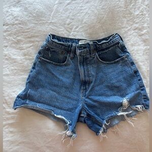 Abercrombie & Fitch 4” Mom Shorts